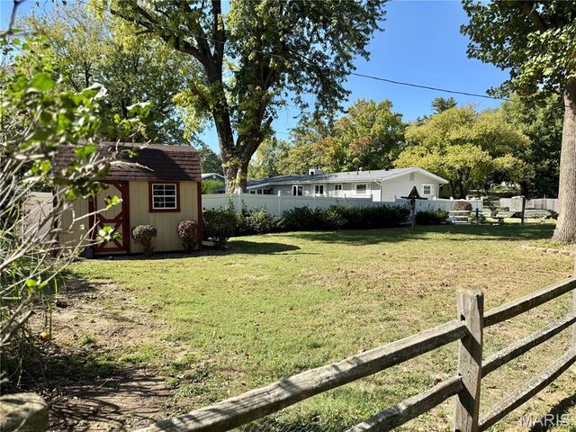 35 Connie Drive, St Charles, MO 63301