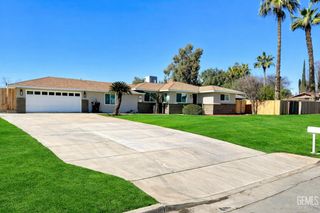 7900 Whirlaway Street, Bakersfield, CA 93307