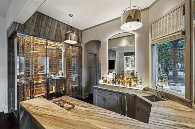 220 Merrie Way Lane, Houston, TX 77024