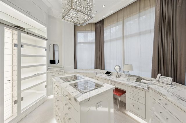 220 Merrie Way Lane, Houston, TX 77024