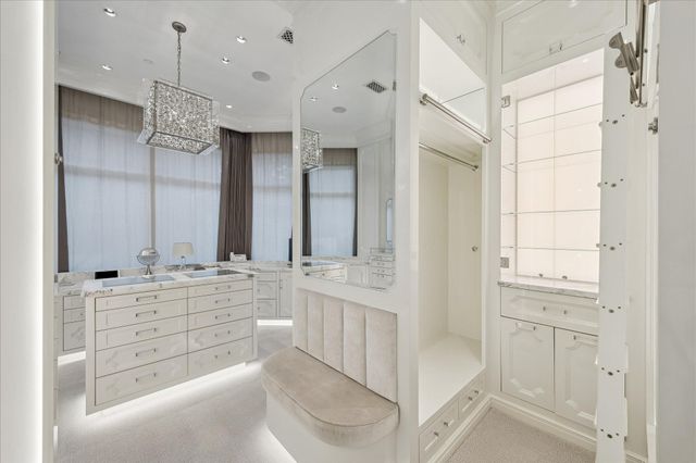 220 Merrie Way Lane, Houston, TX 77024