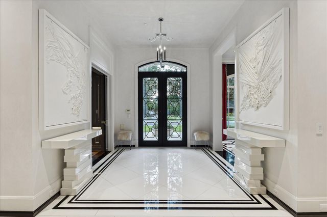 220 Merrie Way Lane, Houston, TX 77024