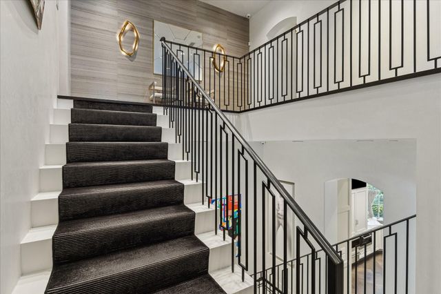 220 Merrie Way Lane, Houston, TX 77024