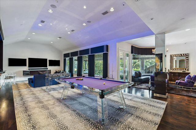 220 Merrie Way Lane, Houston, TX 77024