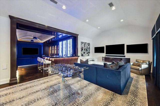 220 Merrie Way Lane, Houston, TX 77024