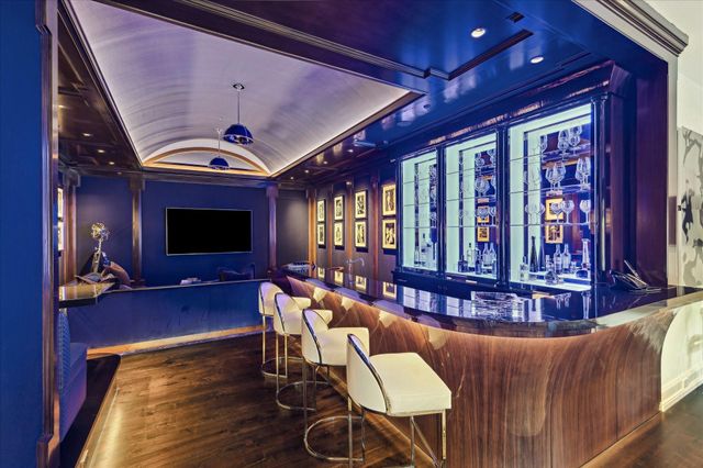 220 Merrie Way Lane, Houston, TX 77024