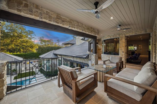 220 Merrie Way Lane, Houston, TX 77024