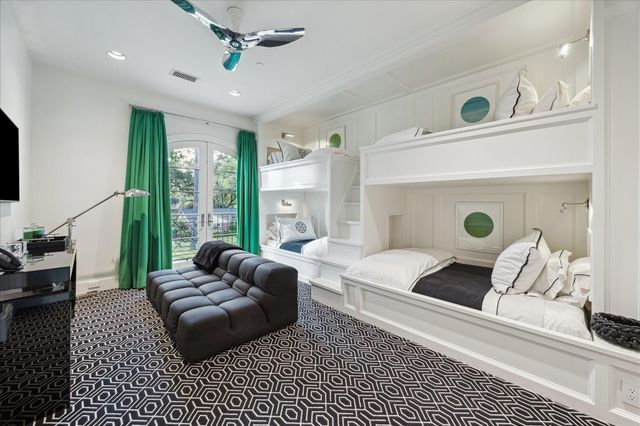 220 Merrie Way Lane, Houston, TX 77024