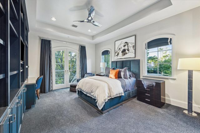 220 Merrie Way Lane, Houston, TX 77024