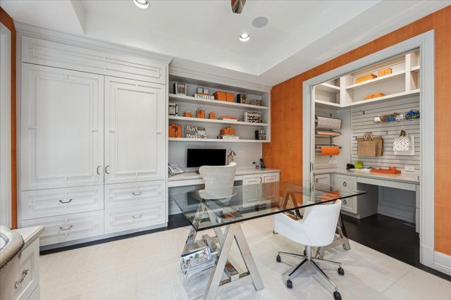 220 Merrie Way Lane, Houston, TX 77024