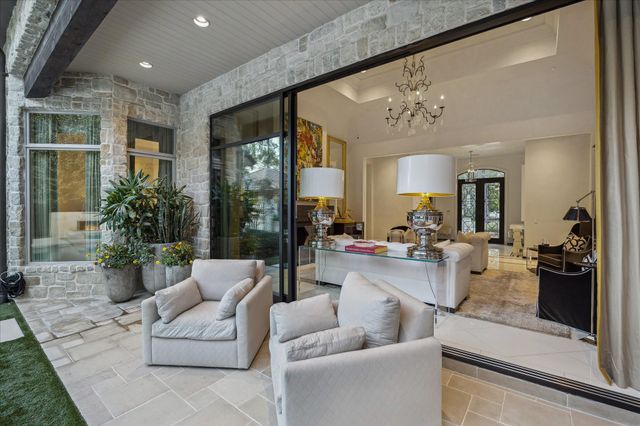 220 Merrie Way Lane, Houston, TX 77024