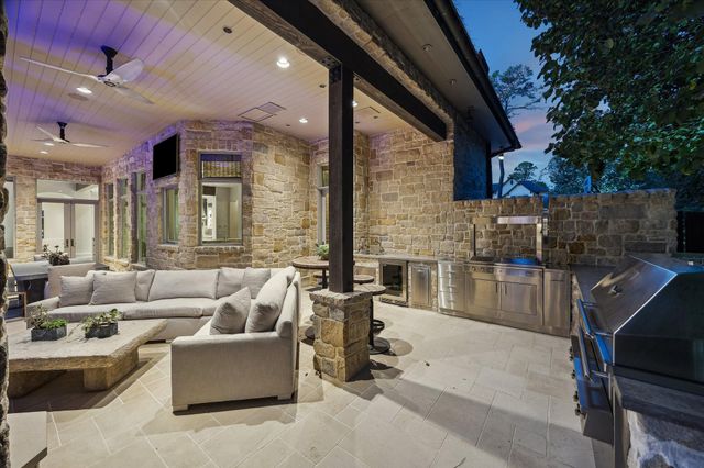 220 Merrie Way Lane, Houston, TX 77024