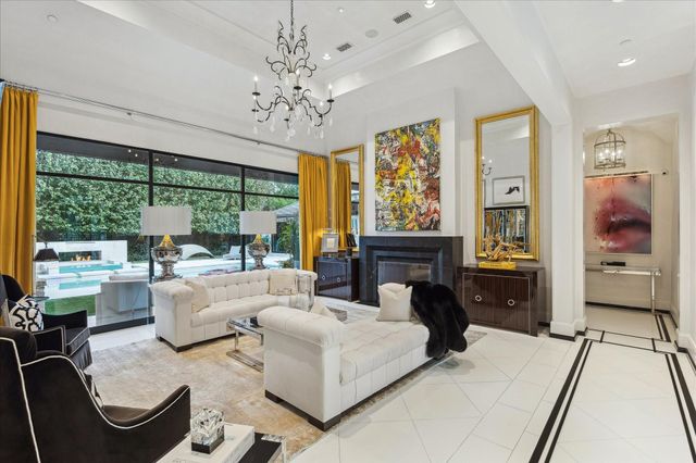 220 Merrie Way Lane, Houston, TX 77024