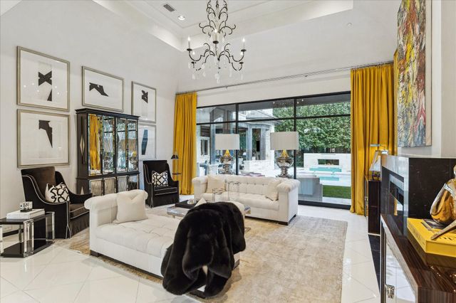 220 Merrie Way Lane, Houston, TX 77024