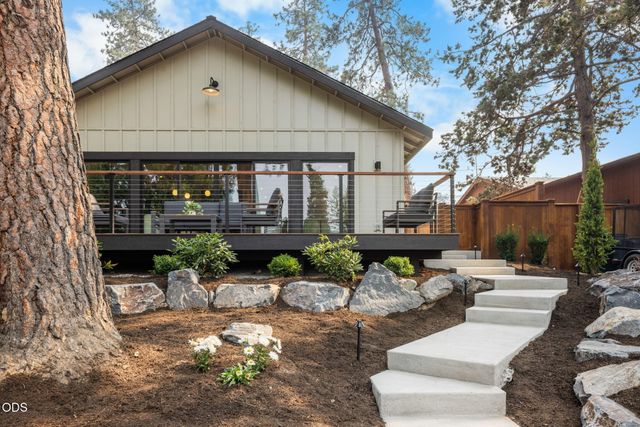 1315 NW Elgin Avenue 1 & 2, Bend, OR 97703