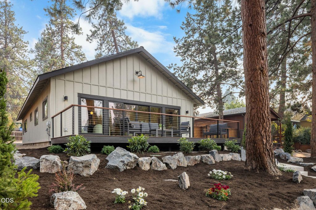 1315 NW Elgin Avenue 1 & 2, Bend, OR 97703