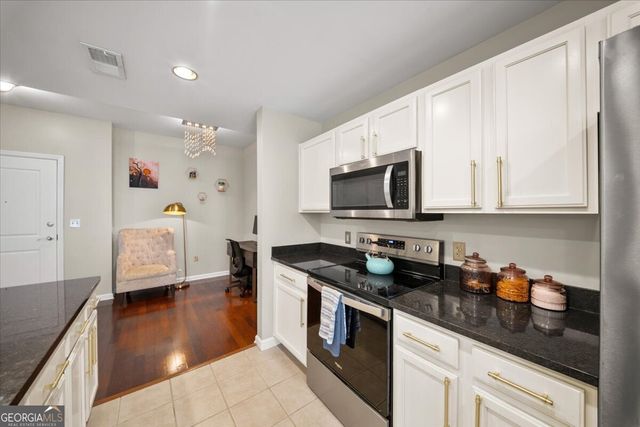 3040 Peachtree Road NW 702, Atlanta, GA 30305