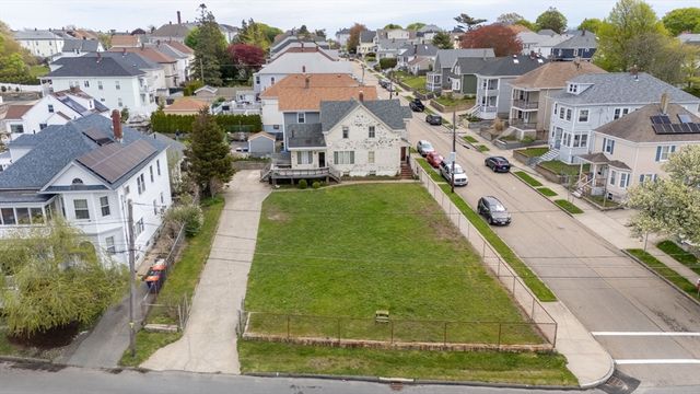 83 Dudley St, New Bedford, MA 02744