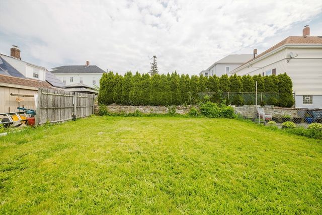 83 Dudley St, New Bedford, MA 02744