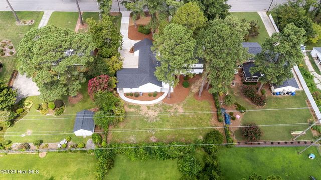 909 Parkside Drive NW, Wilson, NC 27896