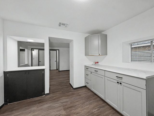 2800 Duranes Road NW, Albuquerque, NM 87104