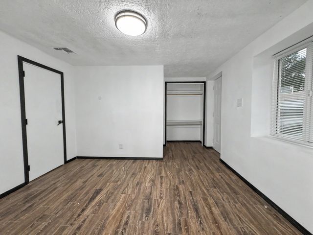 2800 Duranes Road NW, Albuquerque, NM 87104