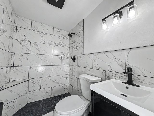 2800 Duranes Road NW, Albuquerque, NM 87104