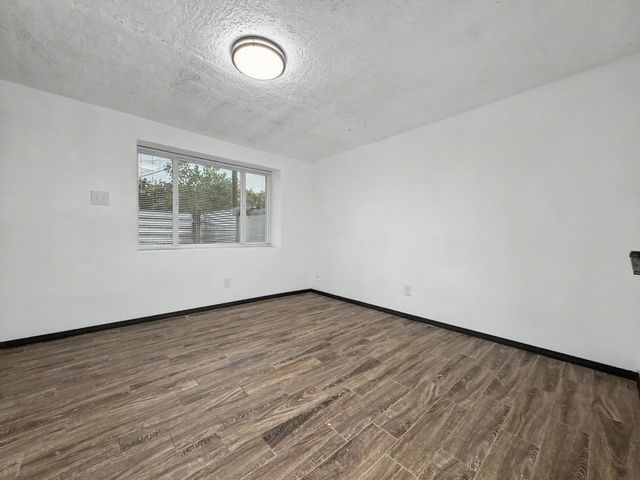 2800 Duranes Road NW, Albuquerque, NM 87104