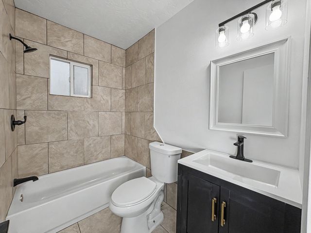 2800 Duranes Road NW, Albuquerque, NM 87104