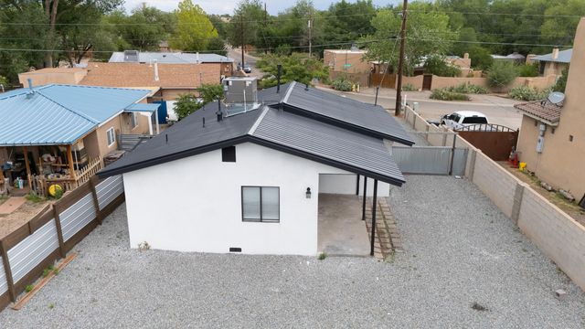2800 Duranes Road NW, Albuquerque, NM 87104