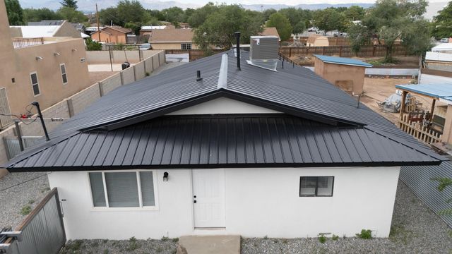 2800 Duranes Road NW, Albuquerque, NM 87104