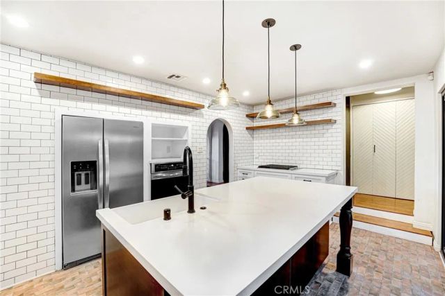 3332 Blair, Los Angeles, CA 90068