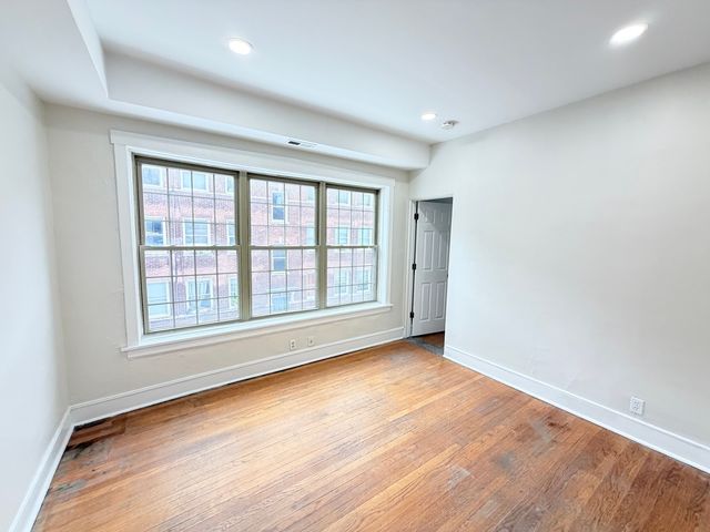 5674 N Ridge Avenue 2S, Chicago, IL 60660