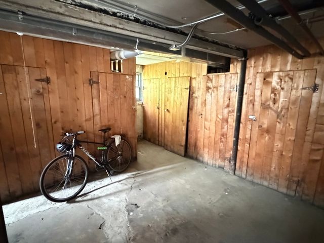 5674 N Ridge Avenue 2S, Chicago, IL 60660