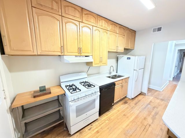 5674 N Ridge Avenue 2S, Chicago, IL 60660