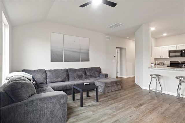 20344 W 193rd Terrace, Spring Hill, KS 66083