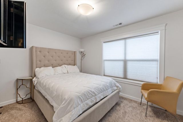 457 Elm Street, Phoenix, OR 97535