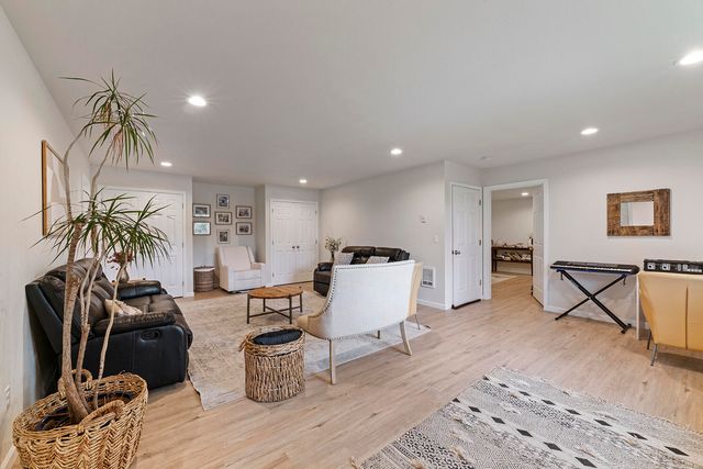 457 Elm Street, Phoenix, OR 97535