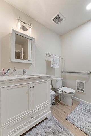 457 Elm Street, Phoenix, OR 97535