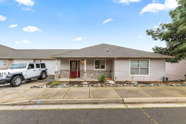 457 Elm Street, Phoenix, OR 97535