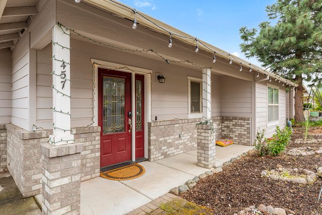 457 Elm Street, Phoenix, OR 97535