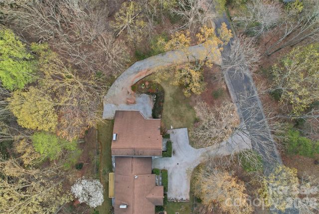 17 Knoll Drive, Columbus, NC 28722