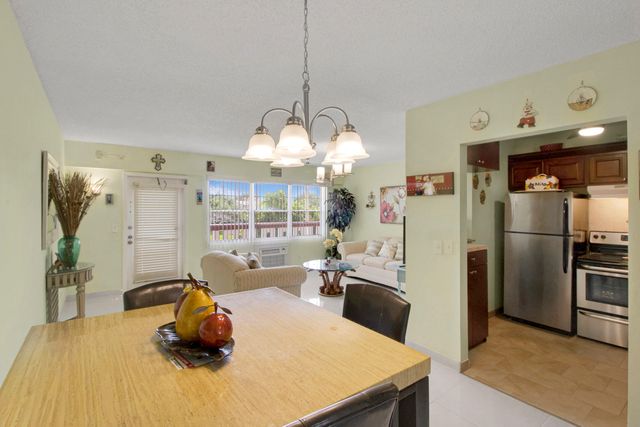 412 BRIGHTON J, Boca Raton, FL 33434