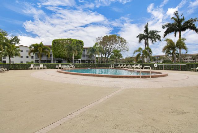 412 BRIGHTON J, Boca Raton, FL 33434