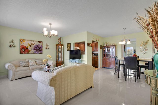 412 BRIGHTON J, Boca Raton, FL 33434