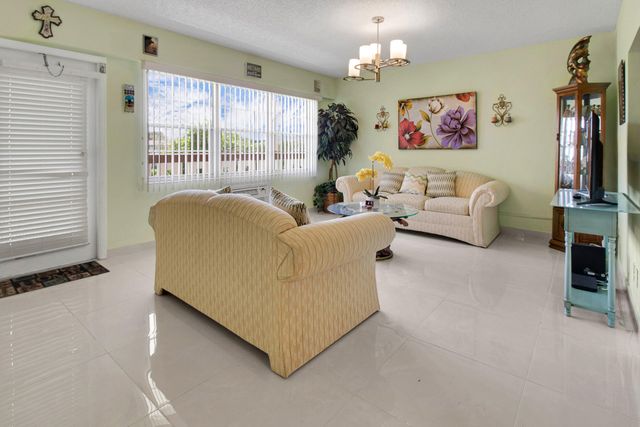412 BRIGHTON J, Boca Raton, FL 33434