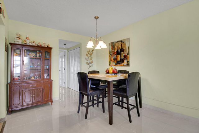 412 BRIGHTON J, Boca Raton, FL 33434