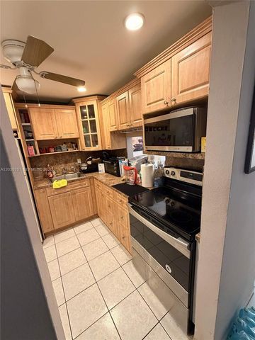 9974 SW 88th Street 1011, Miami, FL 33176