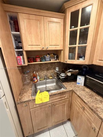9974 SW 88th Street 1011, Miami, FL 33176