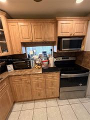 9974 SW 88th Street 1011, Miami, FL 33176
